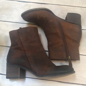Brown Franco Sarto Bootie Women’s 6.5